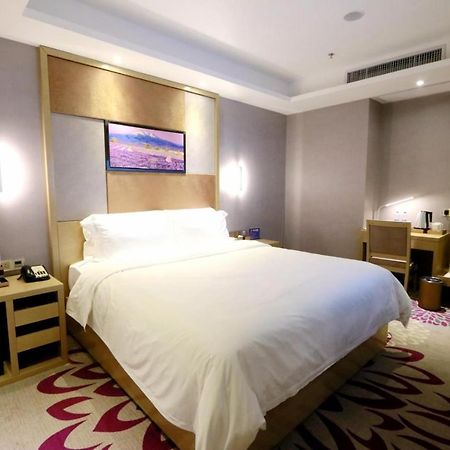 Lavande Hotel Foshan Yiwu Commodities City Exteriör bild