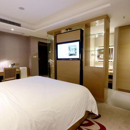 Lavande Hotel Foshan Yiwu Commodities City Exteriör bild