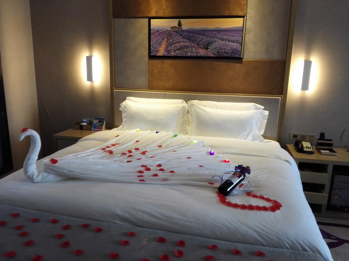 Lavande Hotel Foshan Yiwu Commodities City Exteriör bild