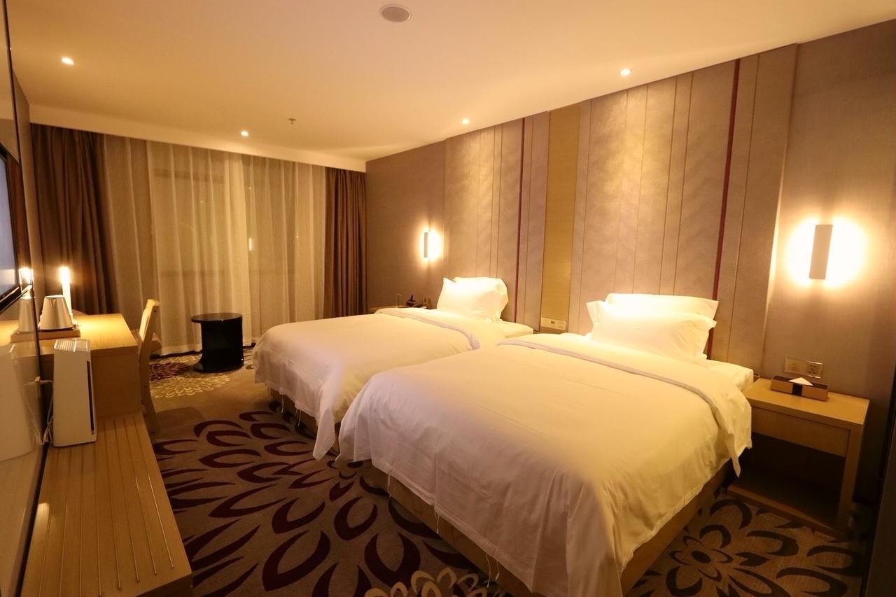 Lavande Hotel Foshan Yiwu Commodities City Exteriör bild