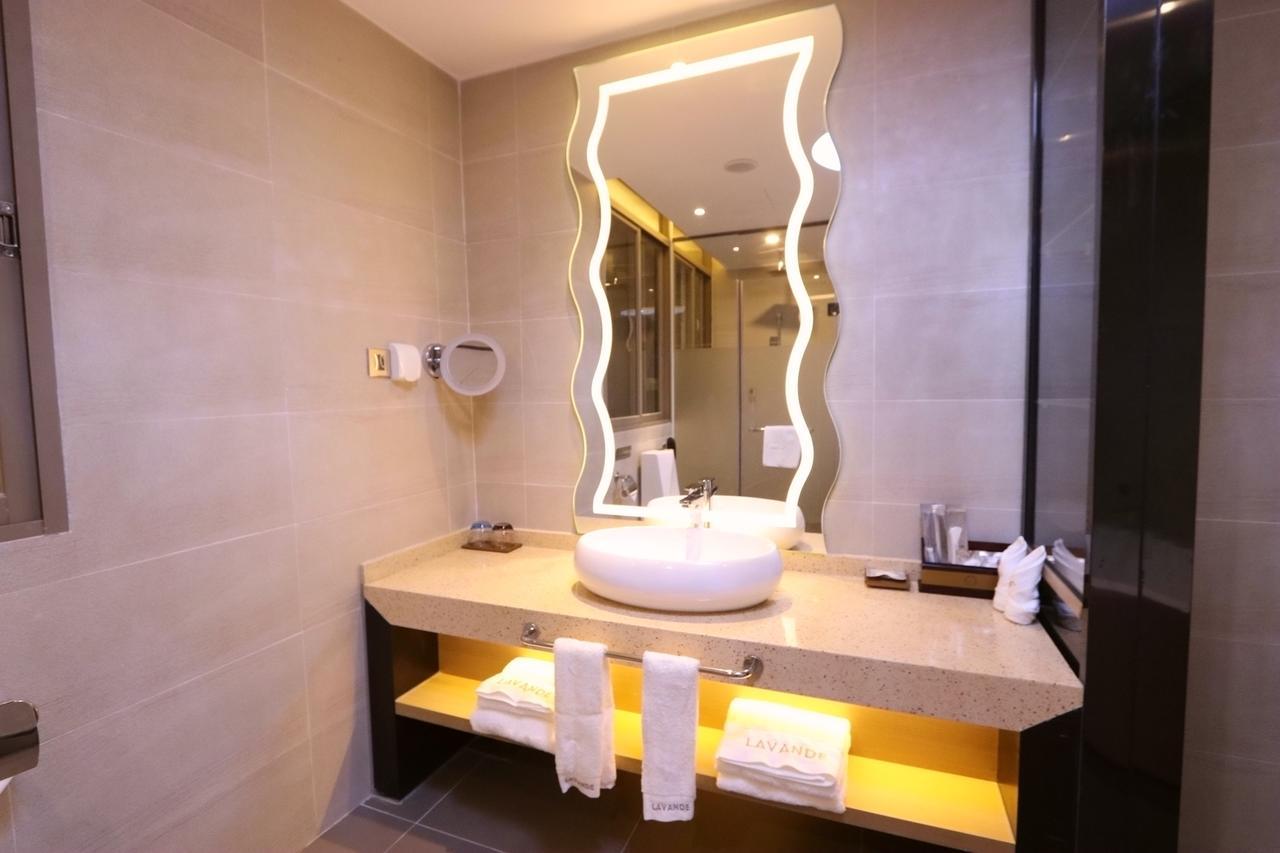 Lavande Hotel Foshan Yiwu Commodities City Exteriör bild