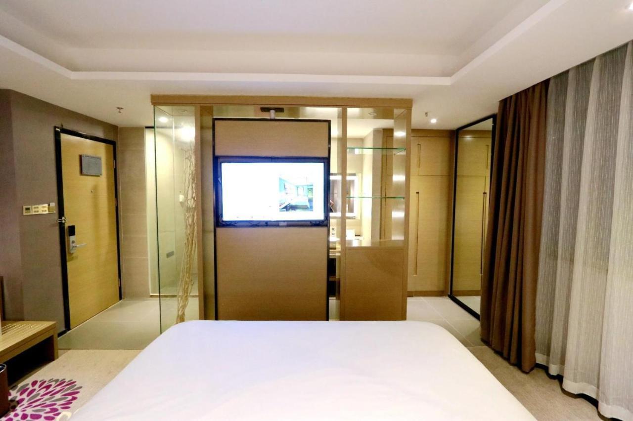 Lavande Hotel Foshan Yiwu Commodities City Exteriör bild